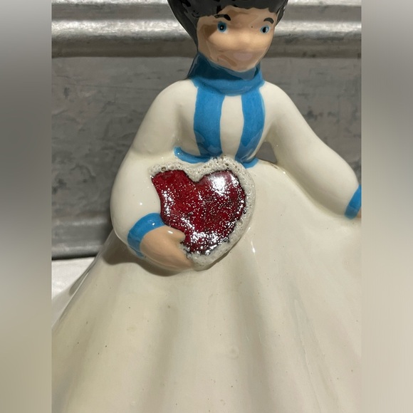 Vintage Kitschy Ceramic Valentine’s Day Heart Girl Figure❤️ - Picture 4 of 16